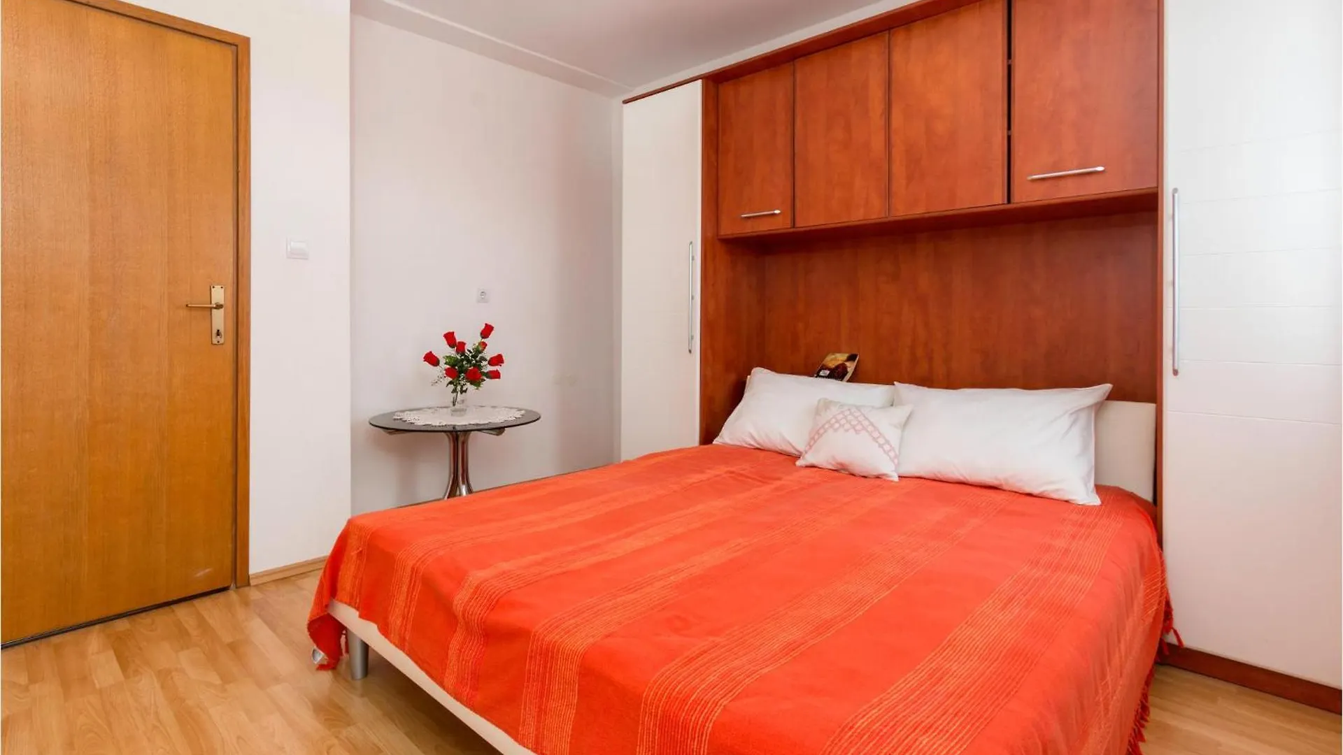 3 Bedroom Nice Apartment In Перой Хорватия
